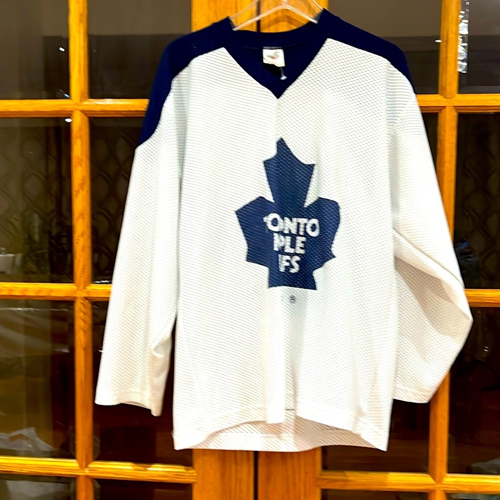 Ravens Athletic: 1994 Vintage Toronto Maple Leafs jerseys